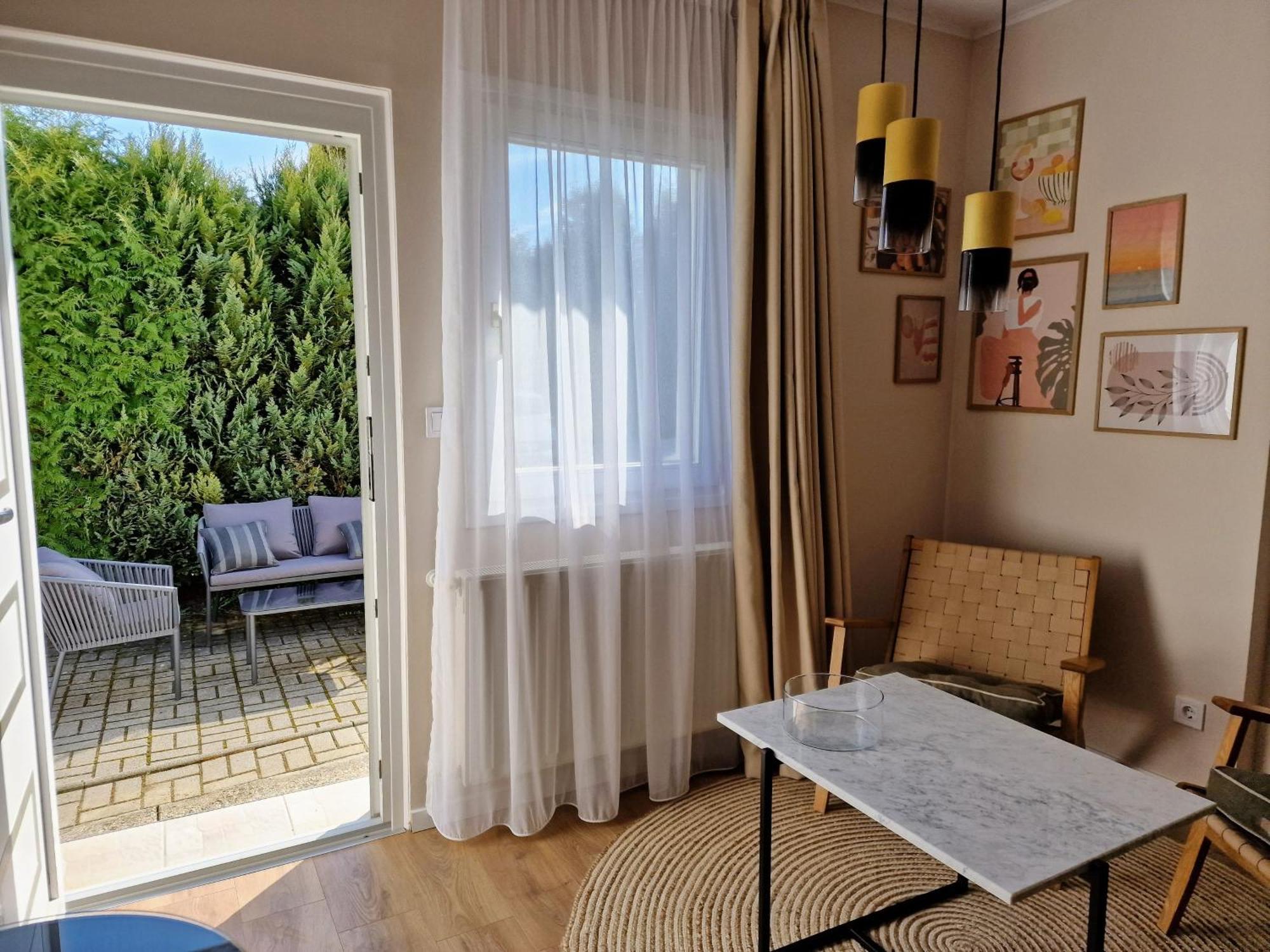 The Secret Garden - Keszthely Bed & Breakfast エクステリア 写真